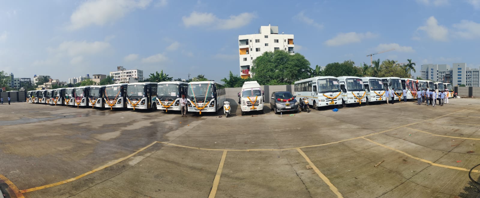 SS Tours Bus